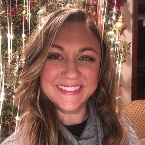 Meet your Posher, Monica